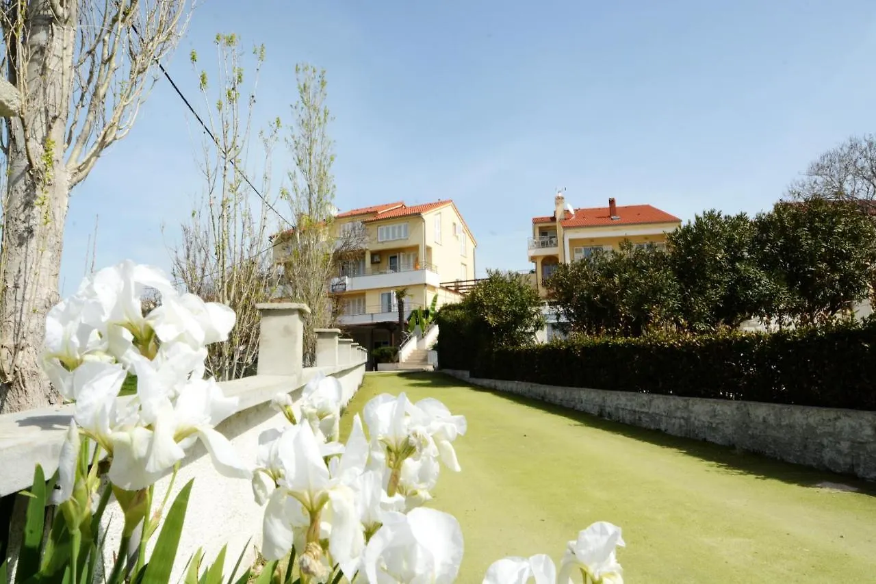 Apartments Marina Ljubač Πανσιόν
