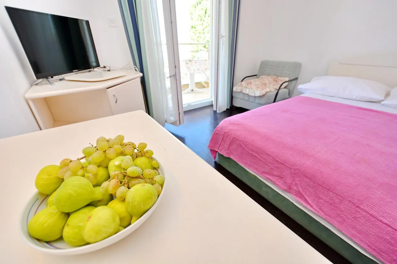 Πανσιόν Apartments Marina Ljubač