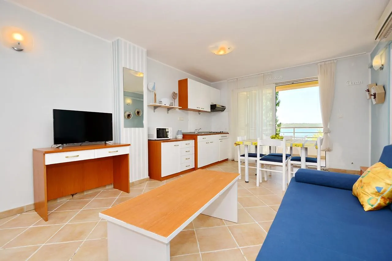 Apartments Marina Ljubač Πανσιόν